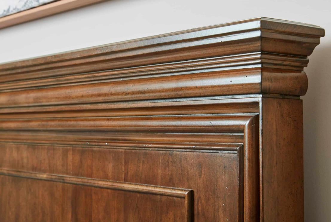 Newel Queen Bed